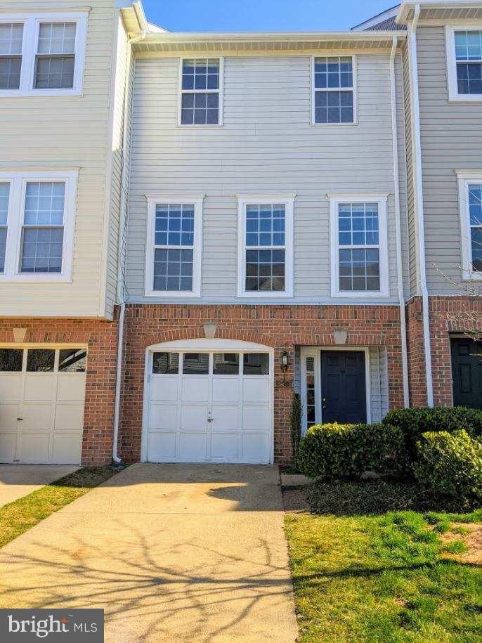 12907 Titania Way, Woodbridge, VA 22192 - photo 1