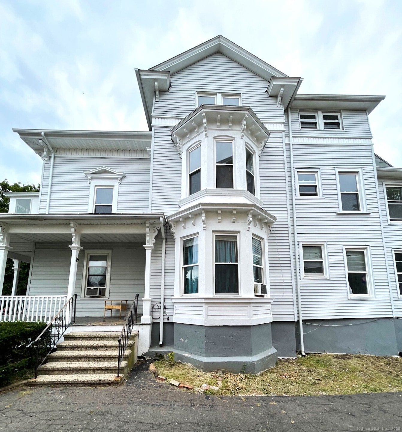 For Rent $1,300/month