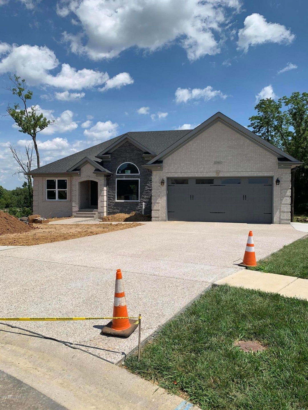 5936C84C-0182-4644-82CA-7B77741EC01D