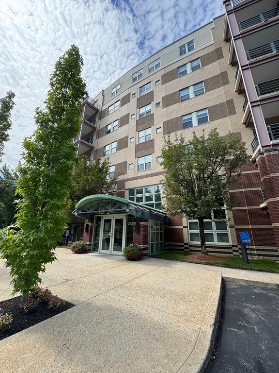 273 Cambridge Rd unit 202, Woburn, MA 01801 - photo 1
