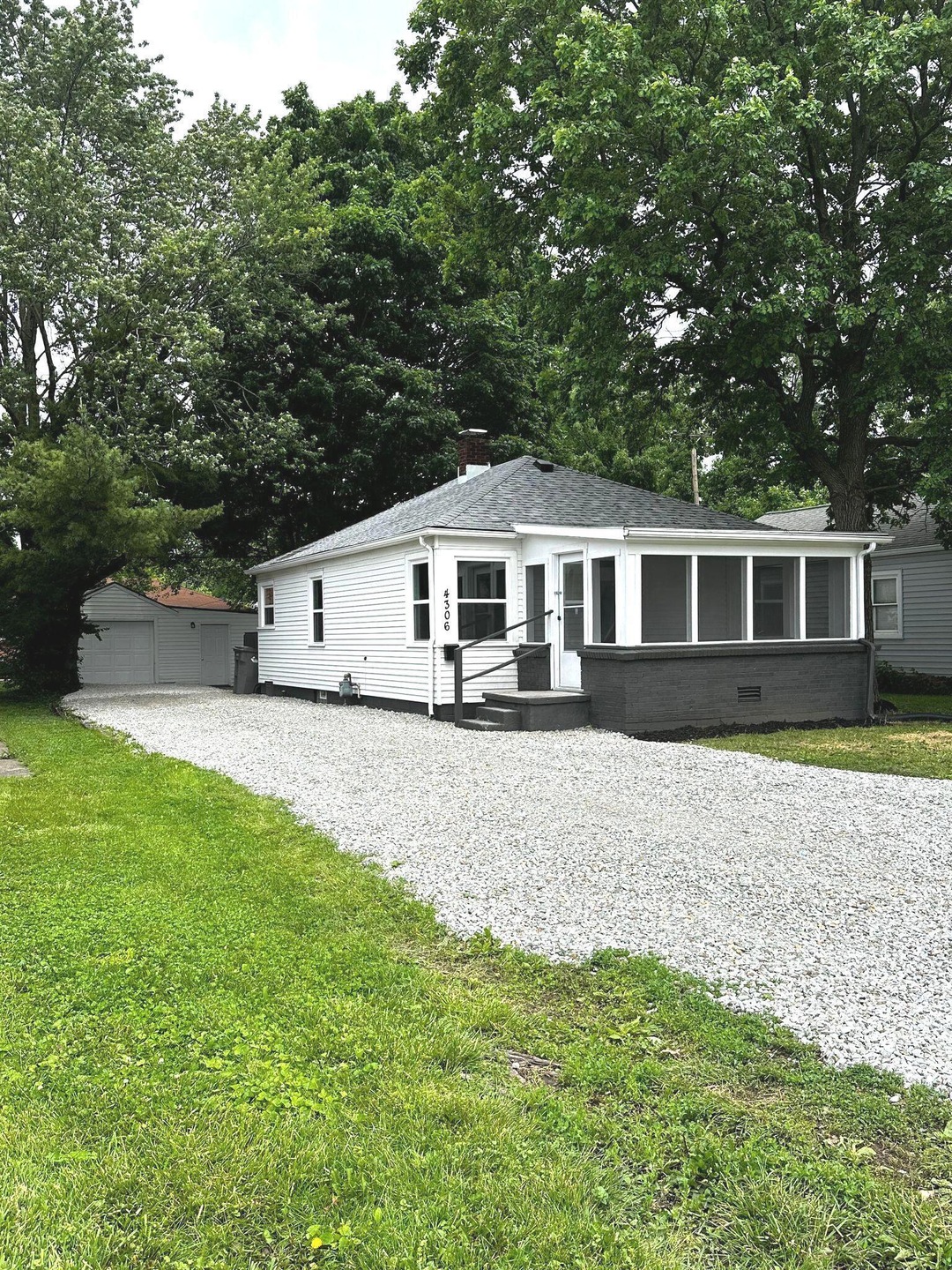 4306 E 16th St, Indianapolis, IN 46201 - photo 1