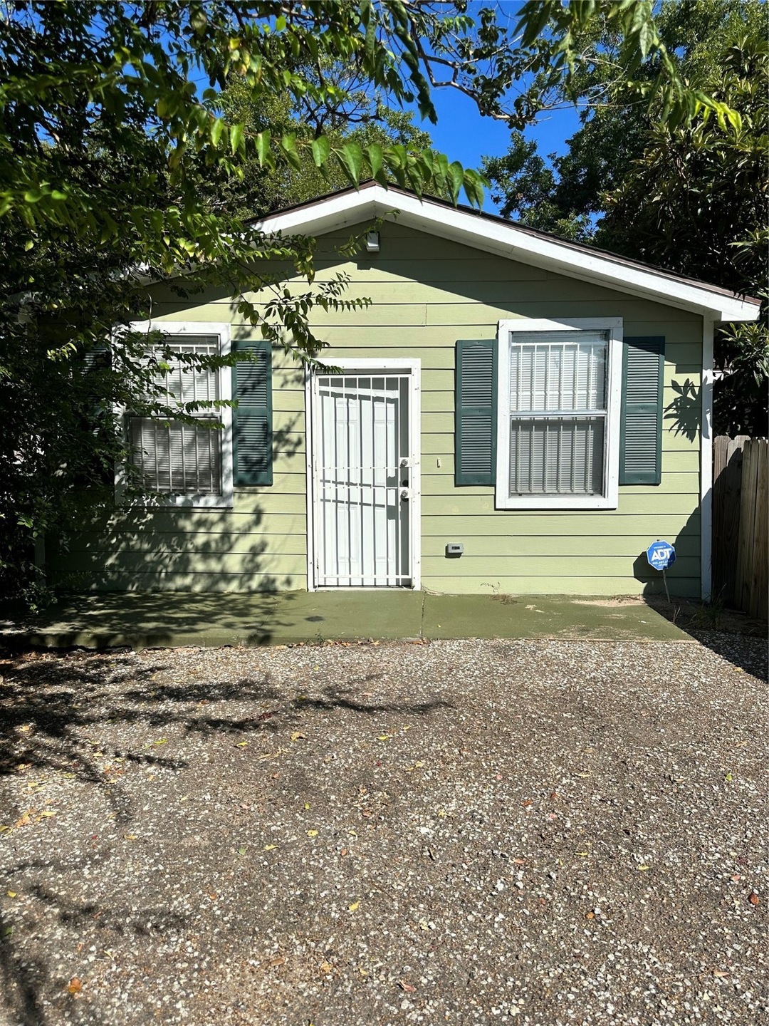 978 Ringold St unit B, Houston, TX 77088 - photo 1