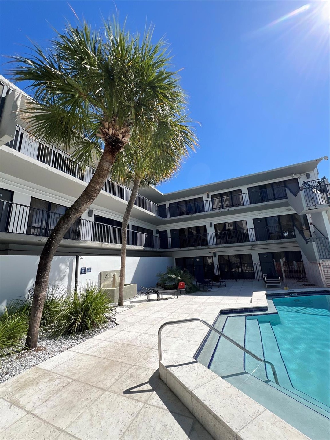 2100 NE 33rd Ave unit 2/2 S, Fort Lauderdale, FL 33305 - photo 1