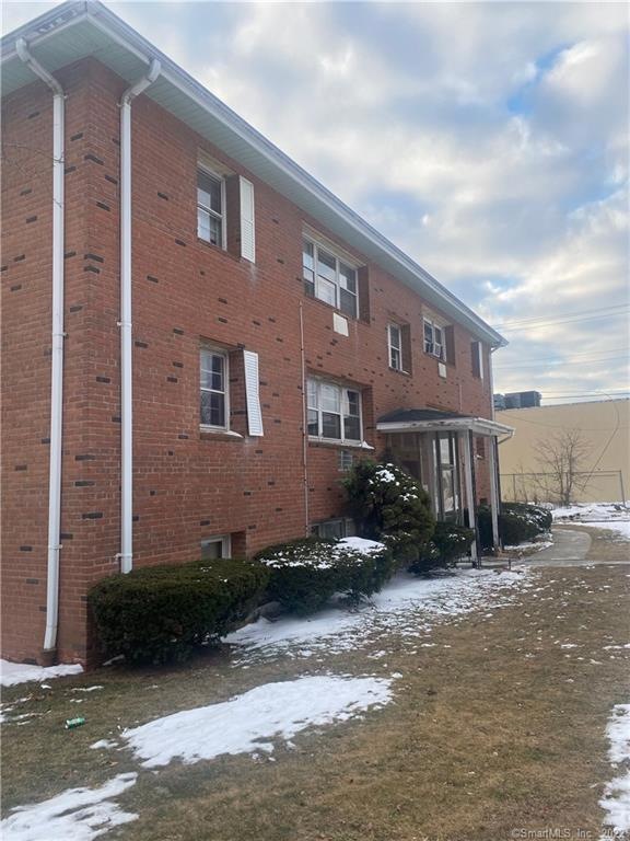 60 Donna Dr unit A8, New Haven, CT 06513 - photo 1