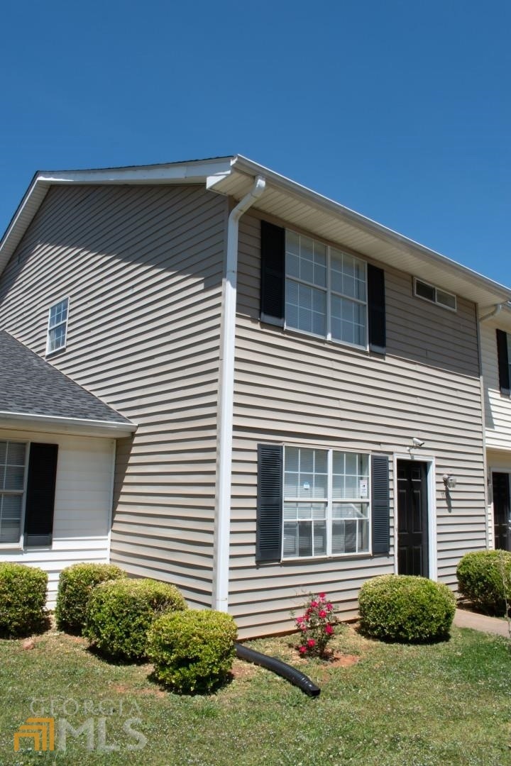 1734 Bob White Ln SE, Conyers, GA 30013 - photo 1