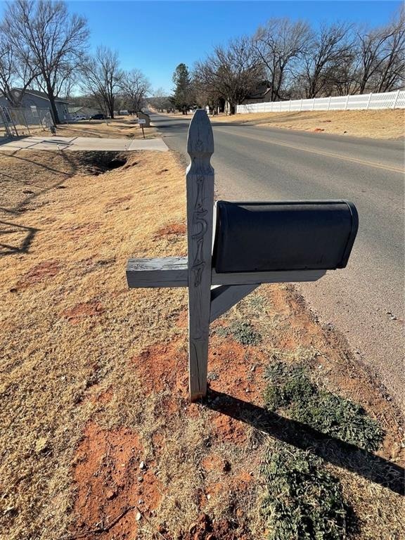 1518 E 3rd St, Elk City, OK 73644 - photo 1