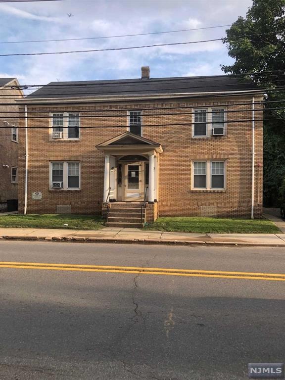 444 Wagaraw Rd unit 2, Fair Lawn, NJ 07410 - photo 1