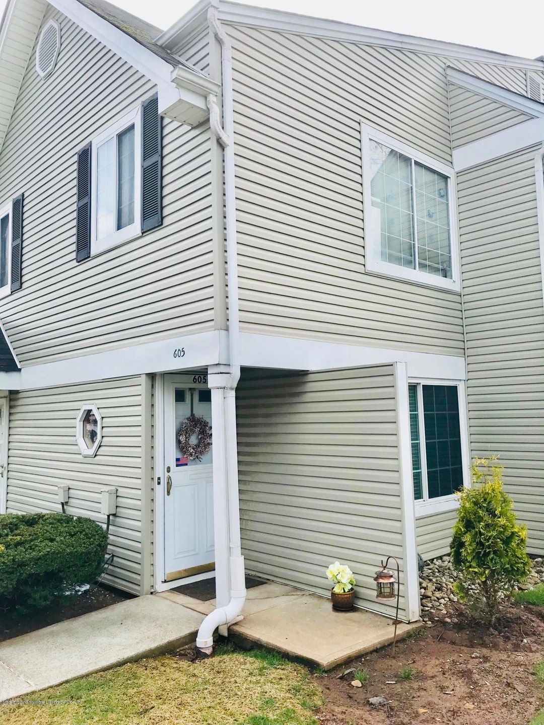 605 Correll Ave unit 160, Staten Island, NY 10309 - photo 1