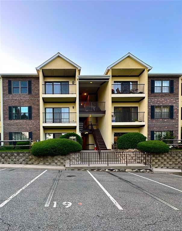 19 Nottingham Cir, Peekskill, NY 10566 - photo 1