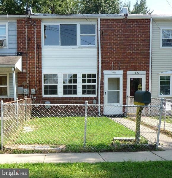 1025 Fredonia Ct, Halethorpe, MD 21227 - photo 1