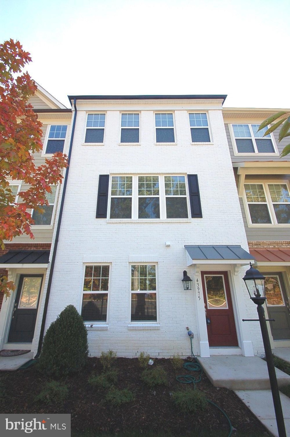 43975 Eastgate View Dr, Chantilly, VA 20152 - photo 1