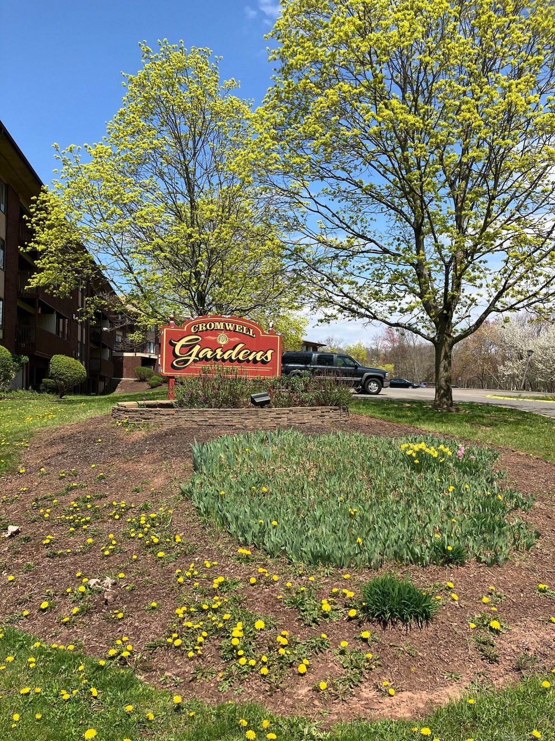 1118 Cromwell Hills Dr, Cromwell, CT 06416 - photo 1