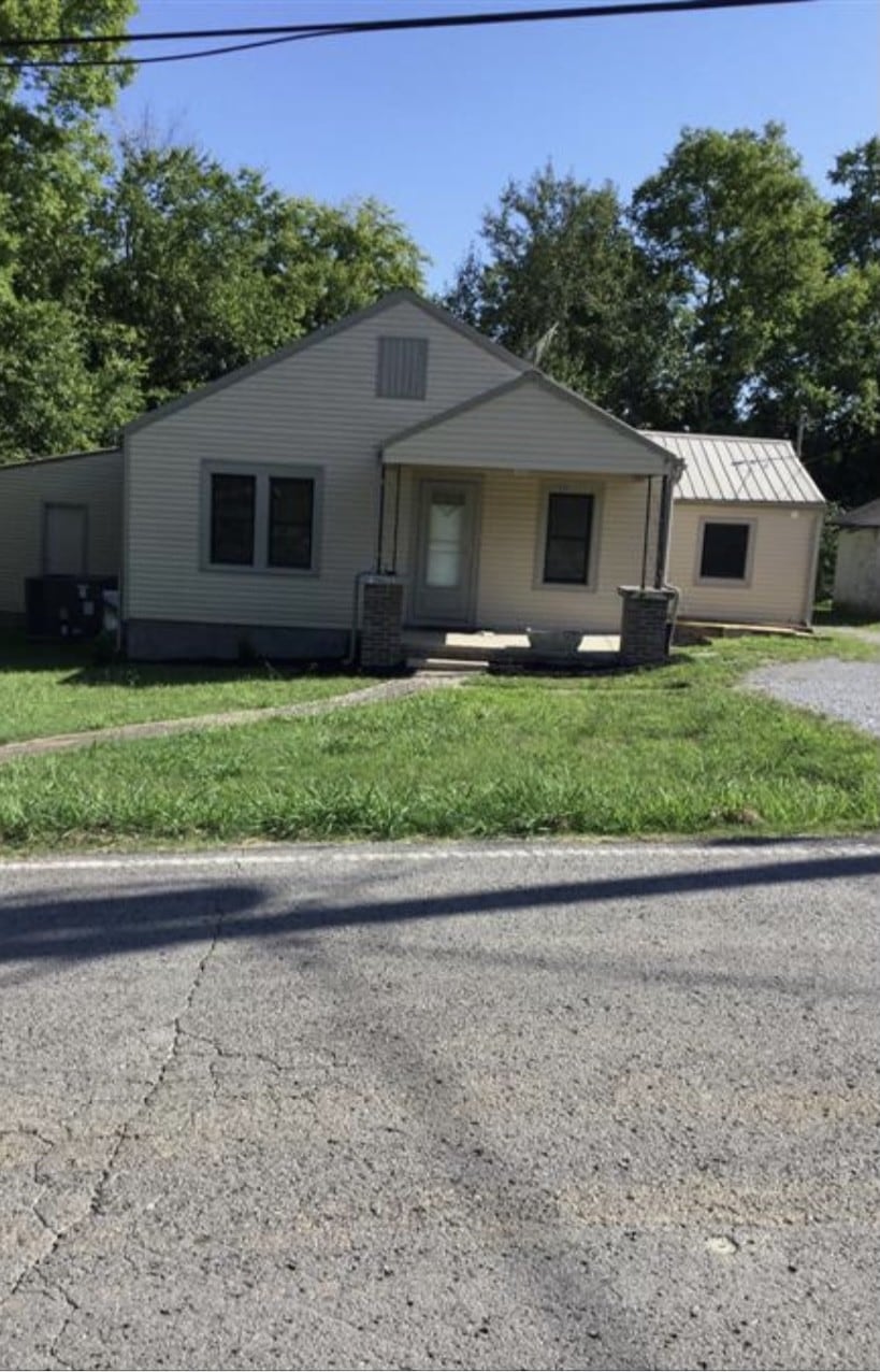 111 Wheeler St, Shelbyville, TN 37160 - photo 1