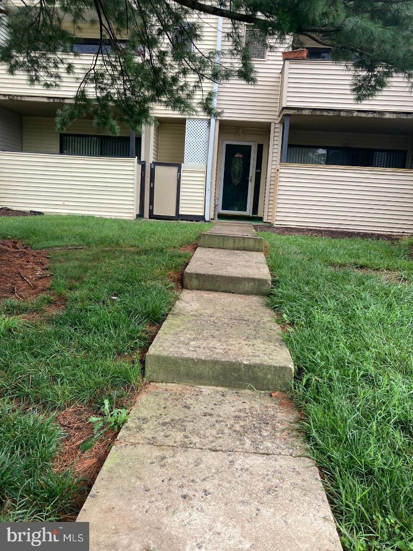 8718 Village Square Dr unit 11/8718, Alexandria, VA 22309 - photo 1