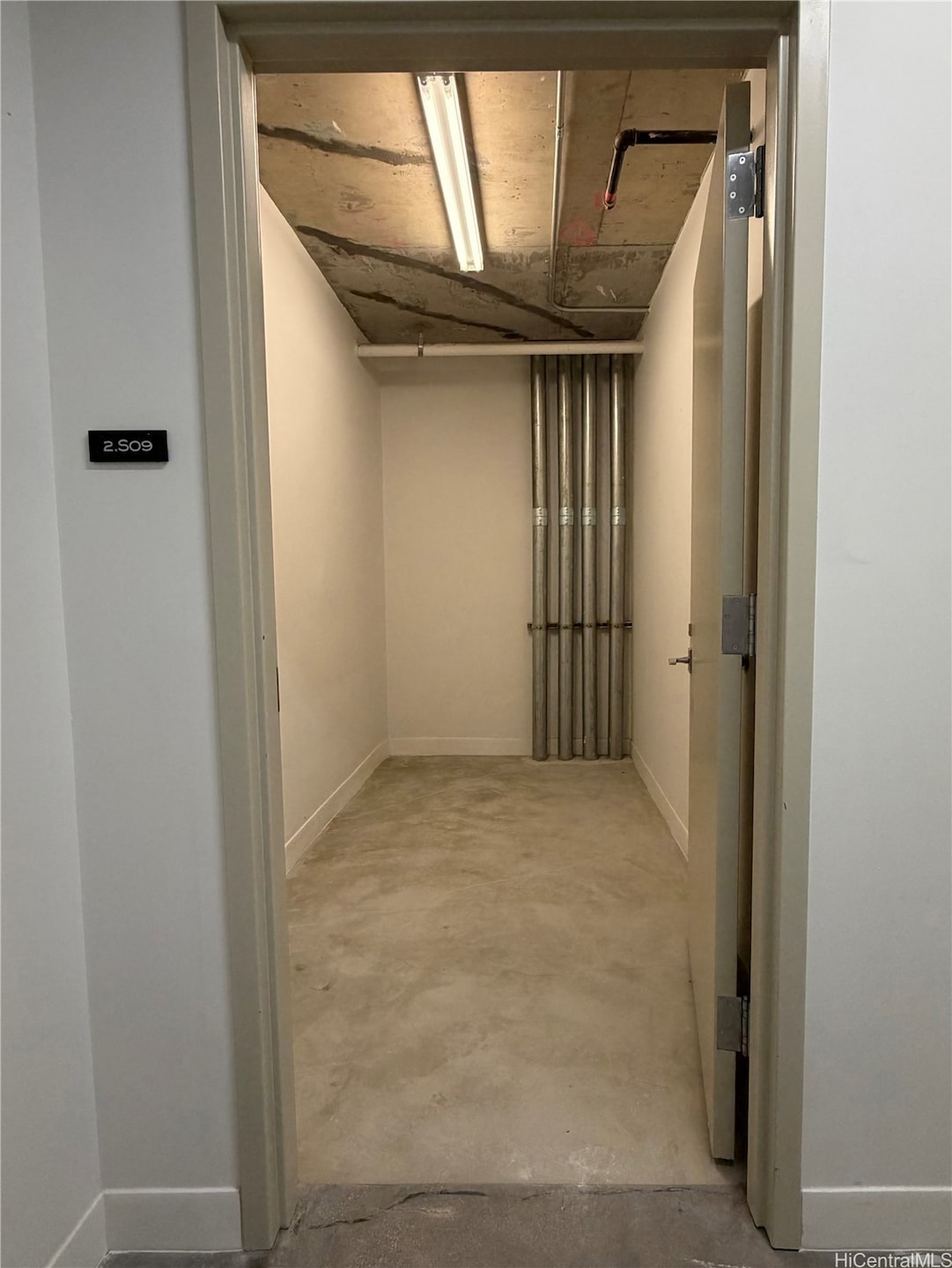 Anaha unit 2.S09, Honolulu, HI 96814 - photo 1