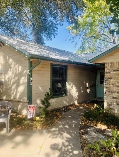 728 W San Antonio St unit 728 A, Lockhart, TX 78644 - photo 1