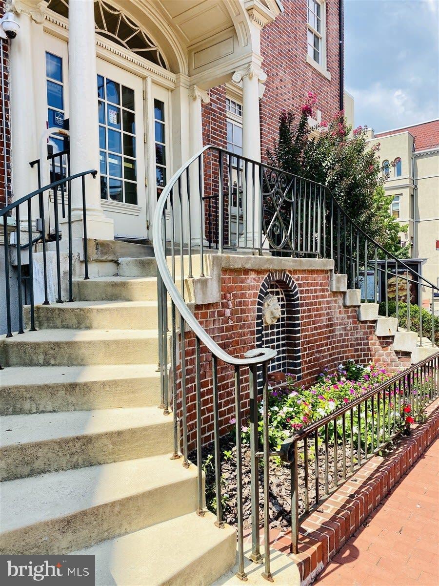 Pending $649,000 • Co-Listing Agent
