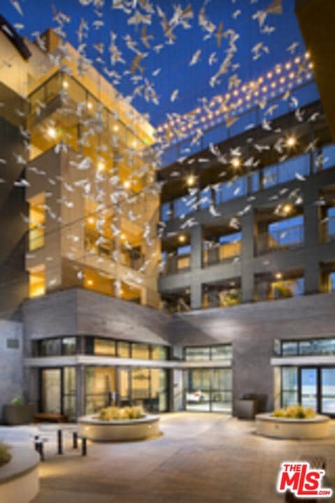 678 E Walnut St unit W411, Pasadena, CA 91101 - photo 1