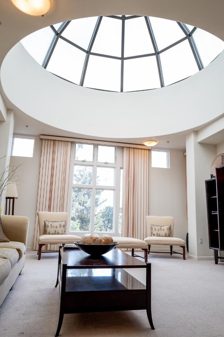 For Sale $1,572,750 • Co-Listing Agent