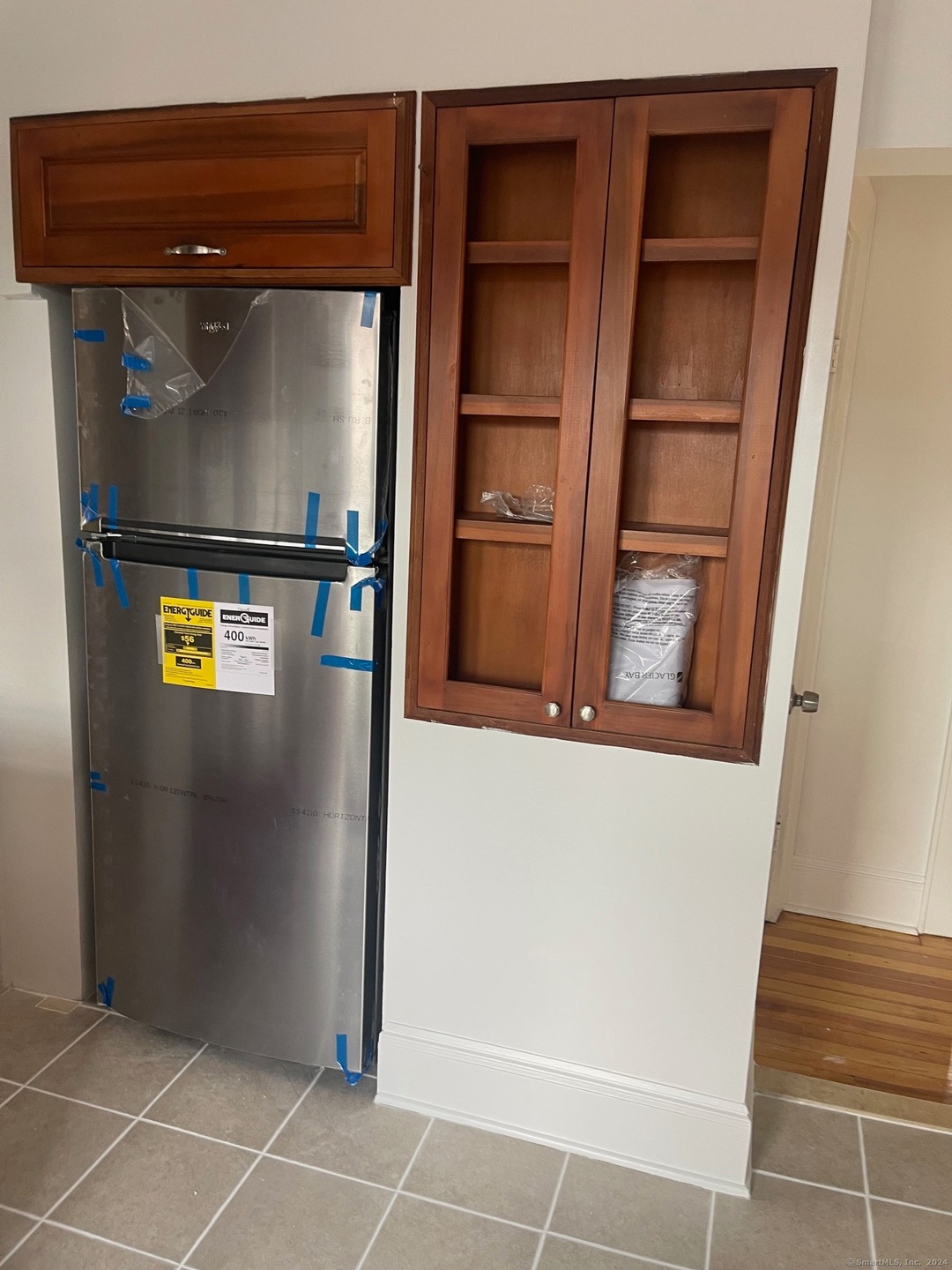 291 Beechmont Ave unit 2, Bridgeport, CT 06606 - photo 1