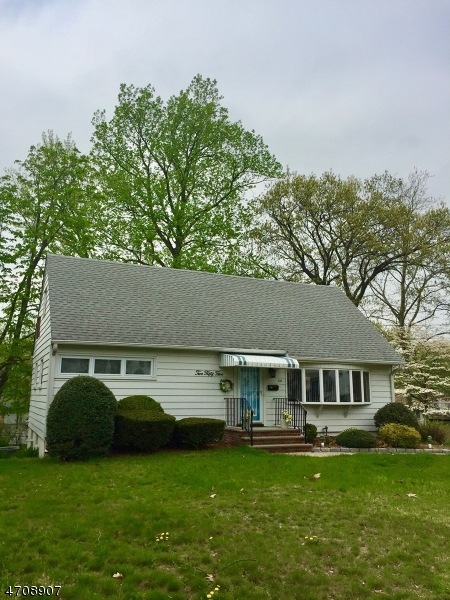 255 Buttonwood Dr, Paramus, NJ 07652 - photo 1