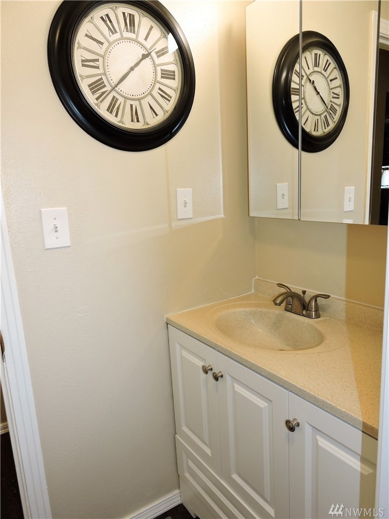 3330 Locust Ave W, University Place, WA 98466 - photo 1