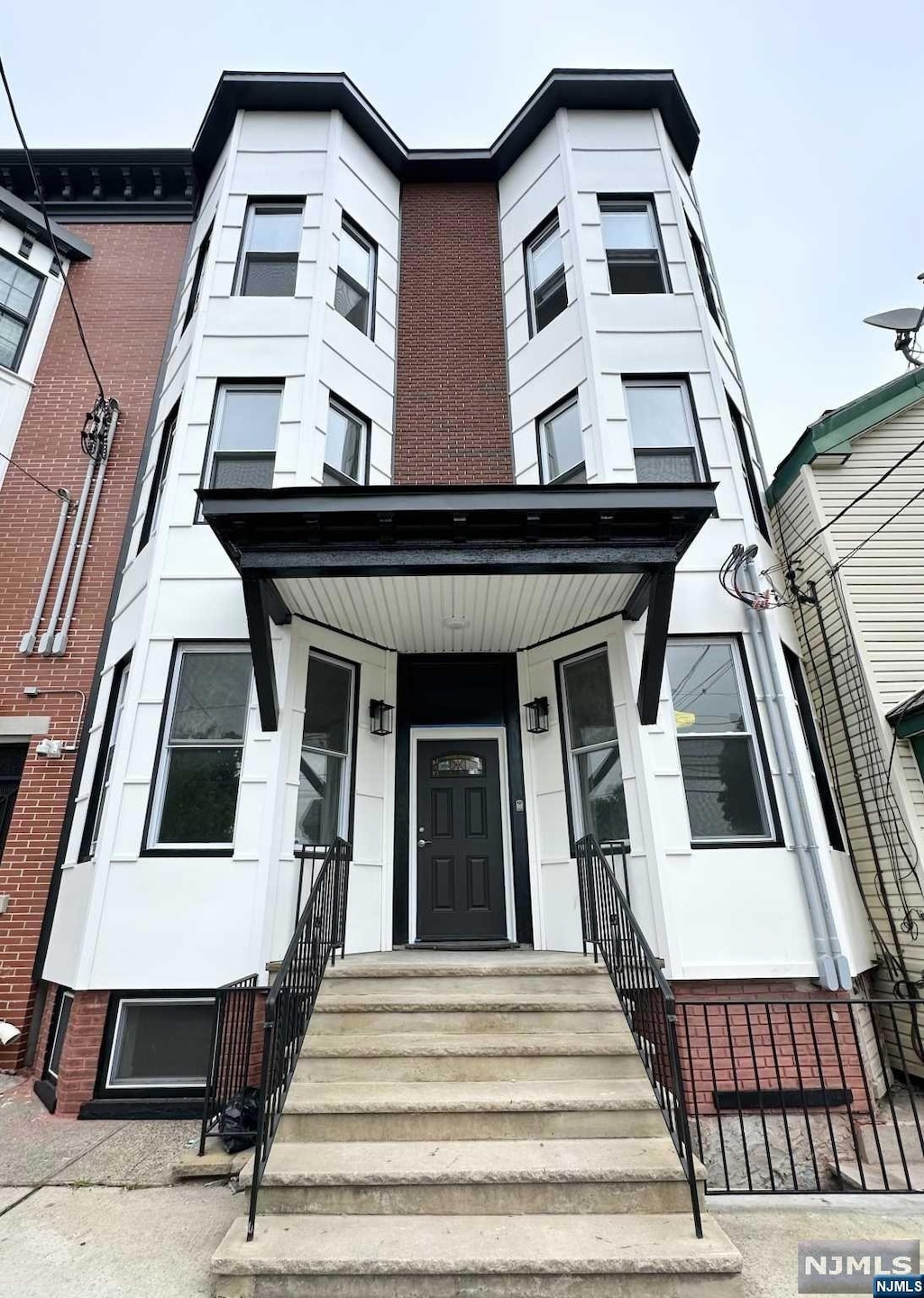 76 Manhattan Ave unit 1, Jersey City, NJ 07307 - photo 1