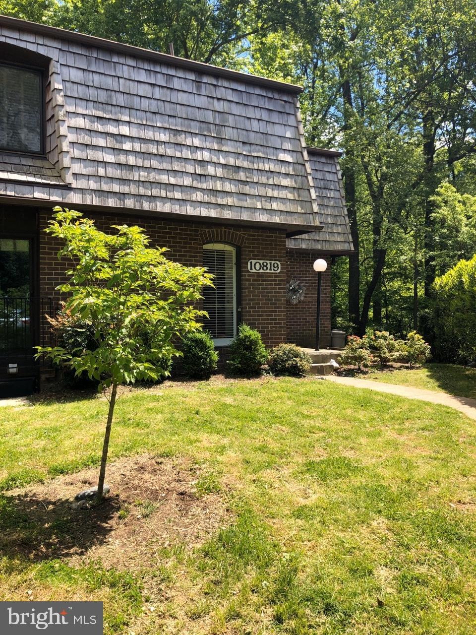 10819 Deborah Dr, Potomac, MD 20854 - photo 1