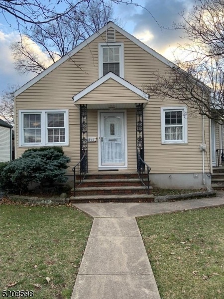 905 Seymour Ave, Linden, NJ 07036 - photo 1