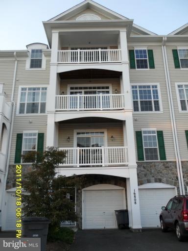 16810 Nuttal Oak Place unit 31, Woodbridge, VA 22191 - photo 1