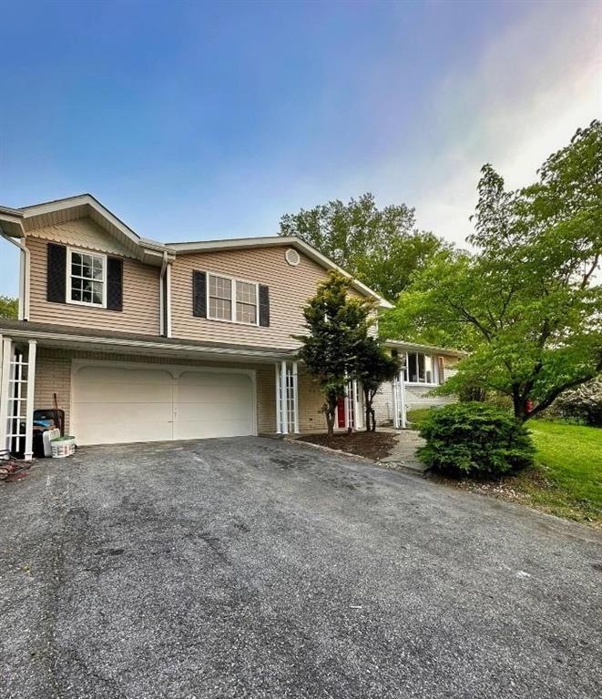 1611 Susan Cir, Easton, PA 18040 - photo 1