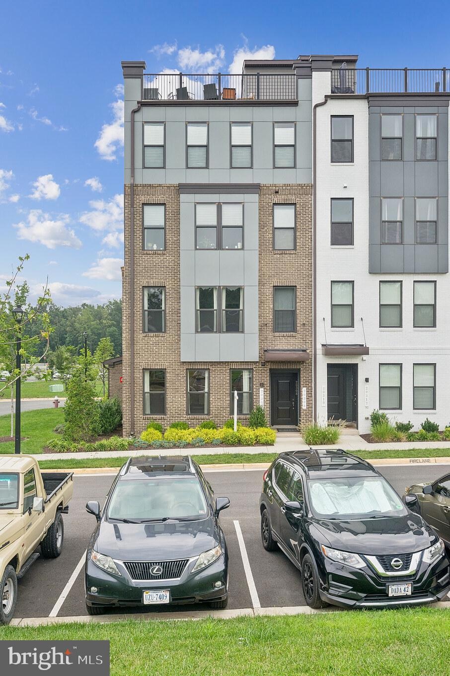 20306 Newfoundland Square, Ashburn, VA 20147 - photo 1