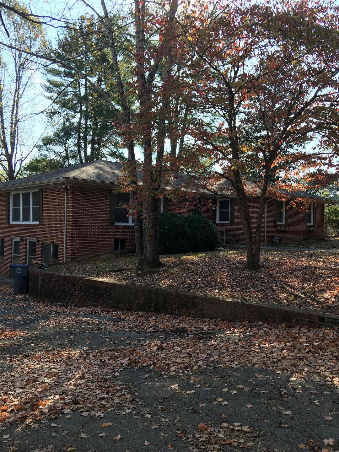 303 Oakdale St, Manchester, TN 37355 - photo 1