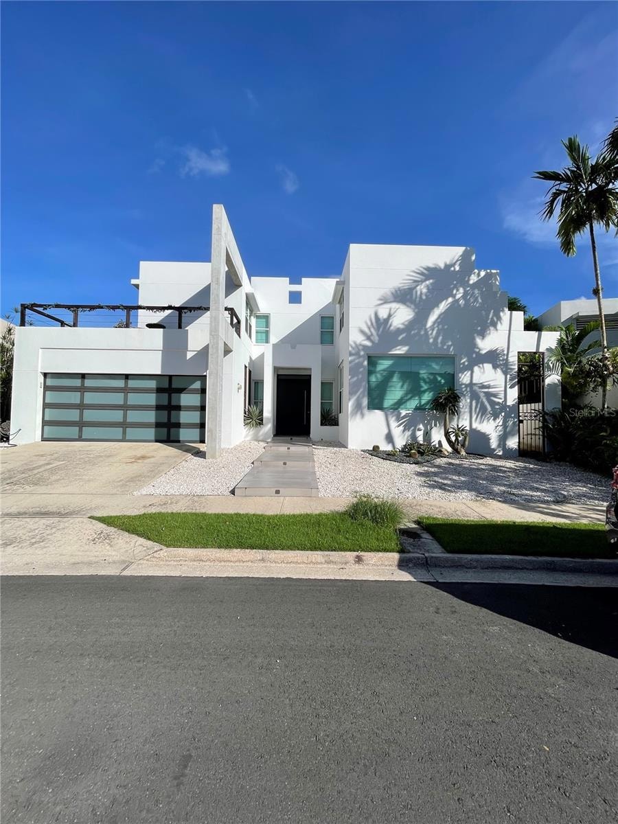 Sold $915,000