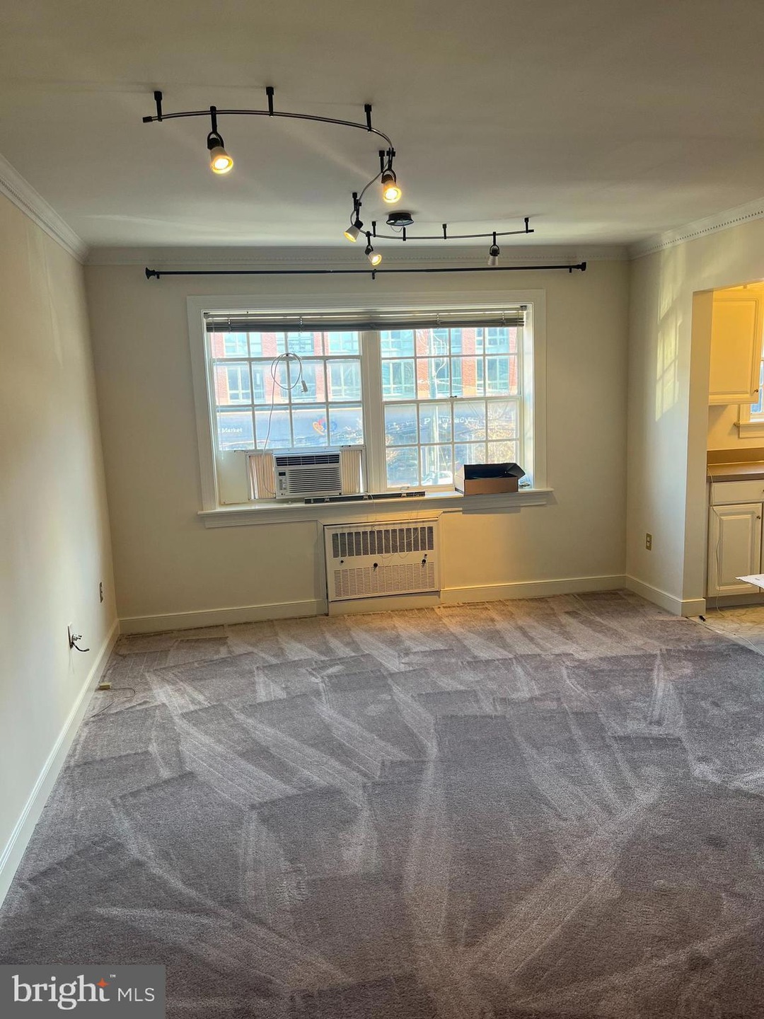 610 Madison St unit 204, Alexandria, VA 22314 - photo 1