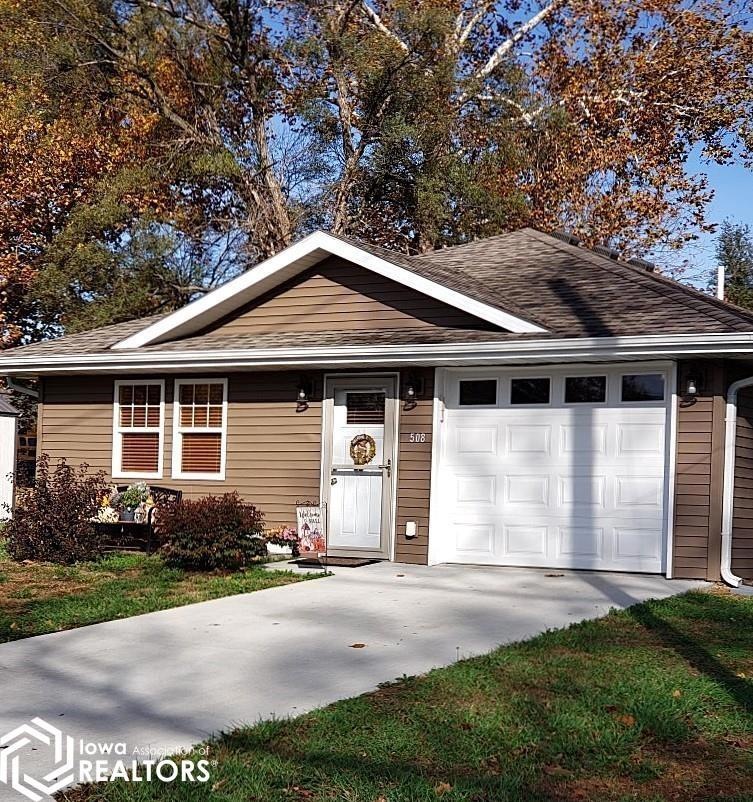 508 E Stuart St, Clarinda, IA 51632 - photo 1