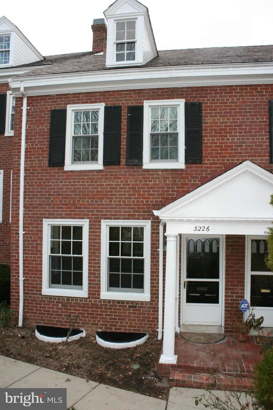 3226 S Utah St, Arlington, VA 22206 - photo 1