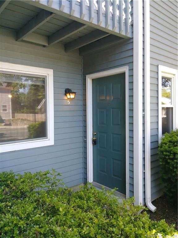 8 van Zant St unit 5, Norwalk, CT 06855 - photo 1