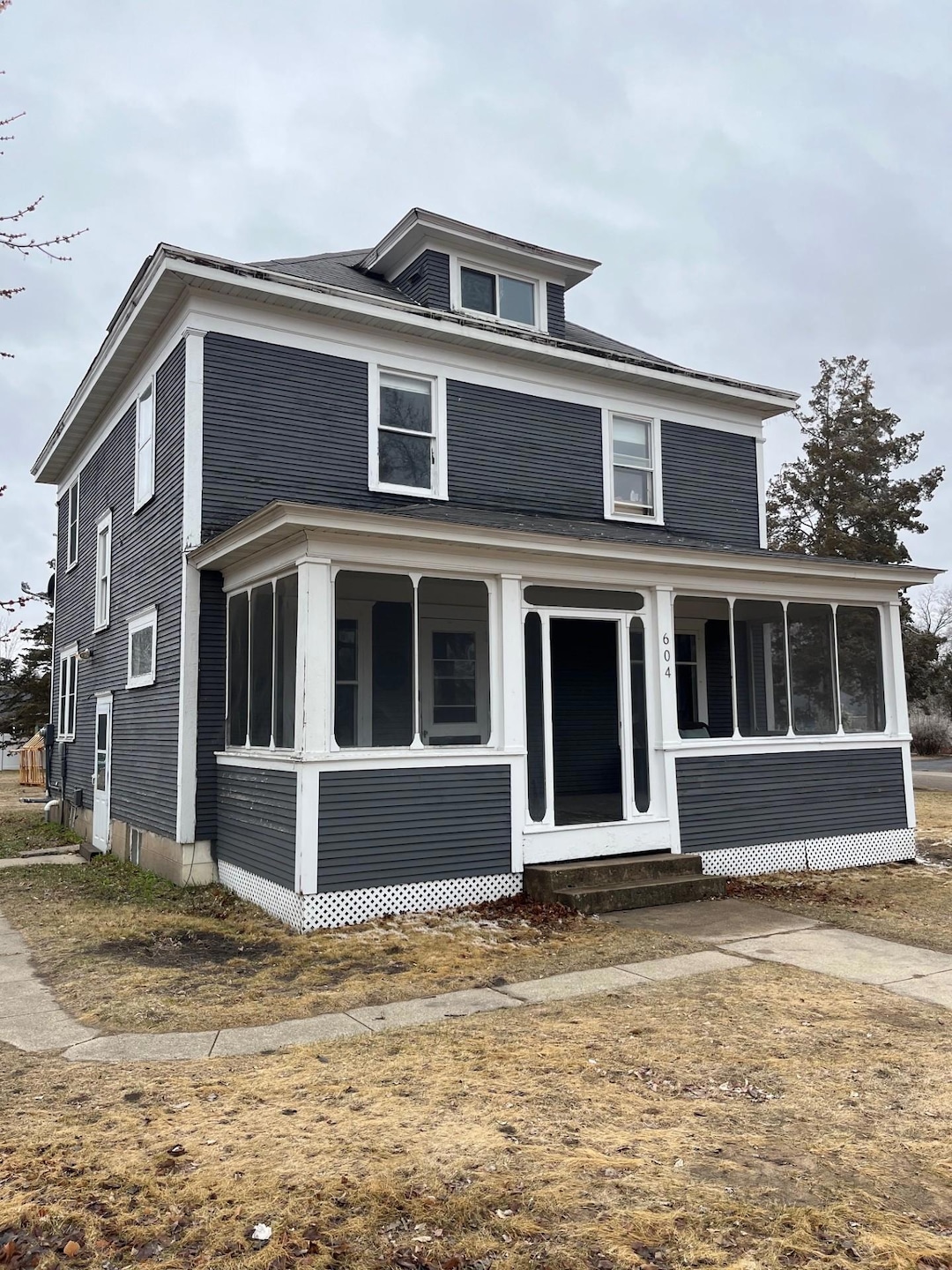 Pending $171,000 • Co-Listing Agent