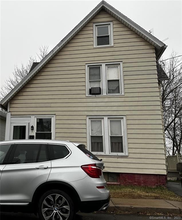 Welcome to 6 Burr Avenue in Middletown