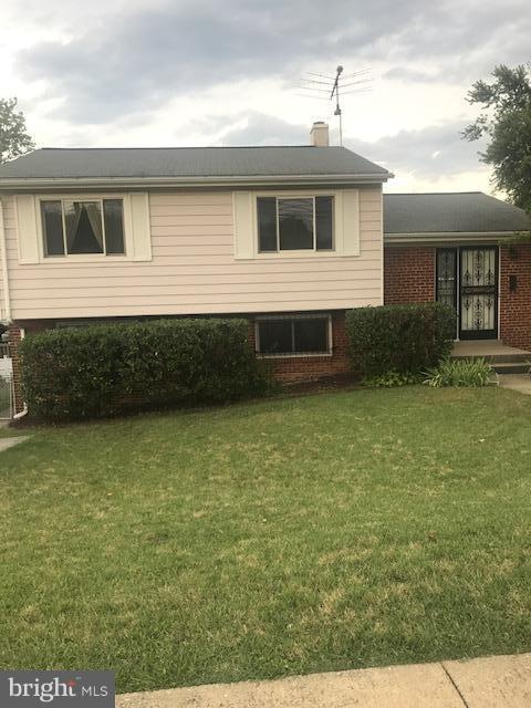 6123 Sargent Rd, Hyattsville, MD 20782 - photo 1