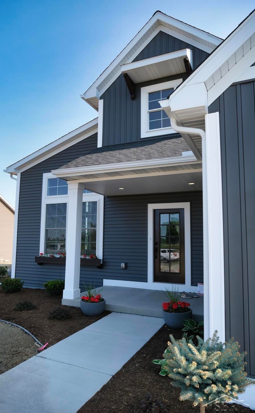 167 Queen's Creek Dr W, Frankenmuth, MI 48734 - photo 1