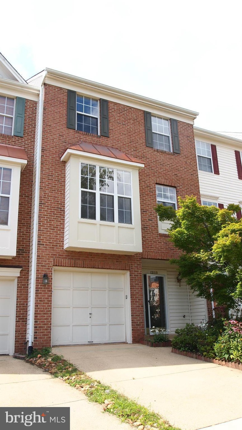 13180 Diamond Mill Dr, Herndon, VA 20171 - photo 1