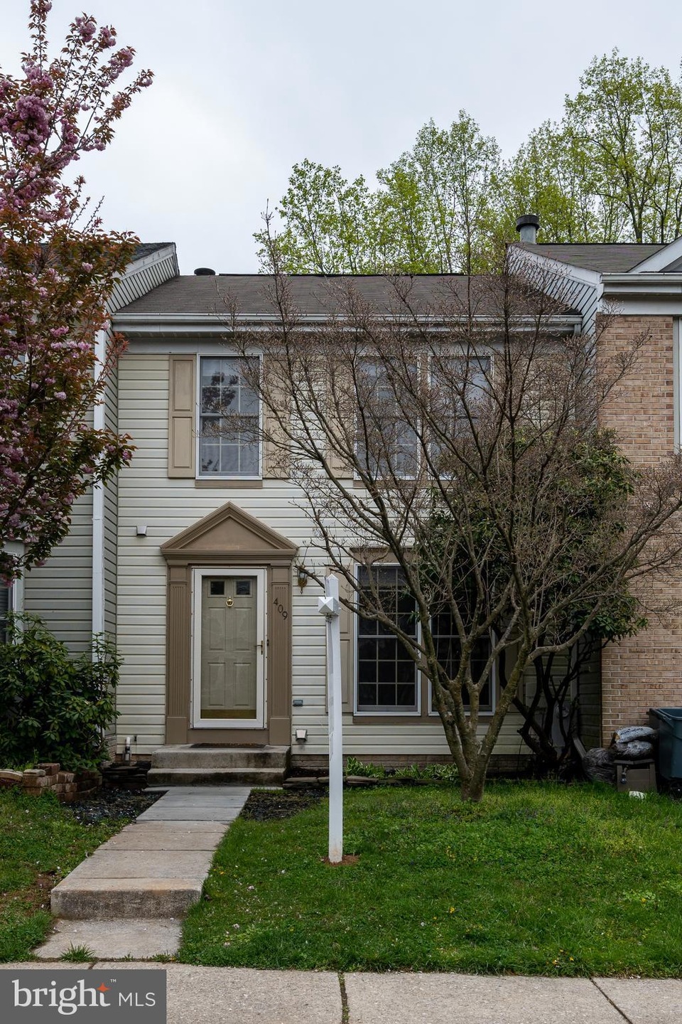 409 Woodhill Dr, Owings Mills, MD 21117 - photo 1