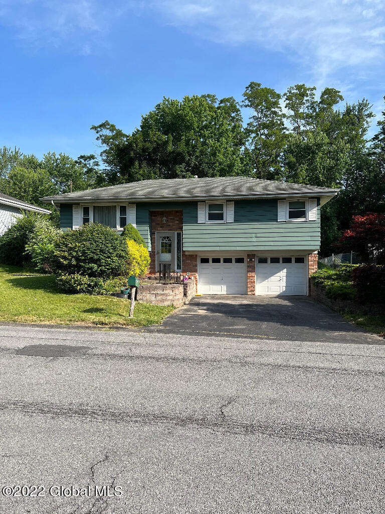 14 Chestnut Ct, Rensselaer, NY 12144 - photo 1