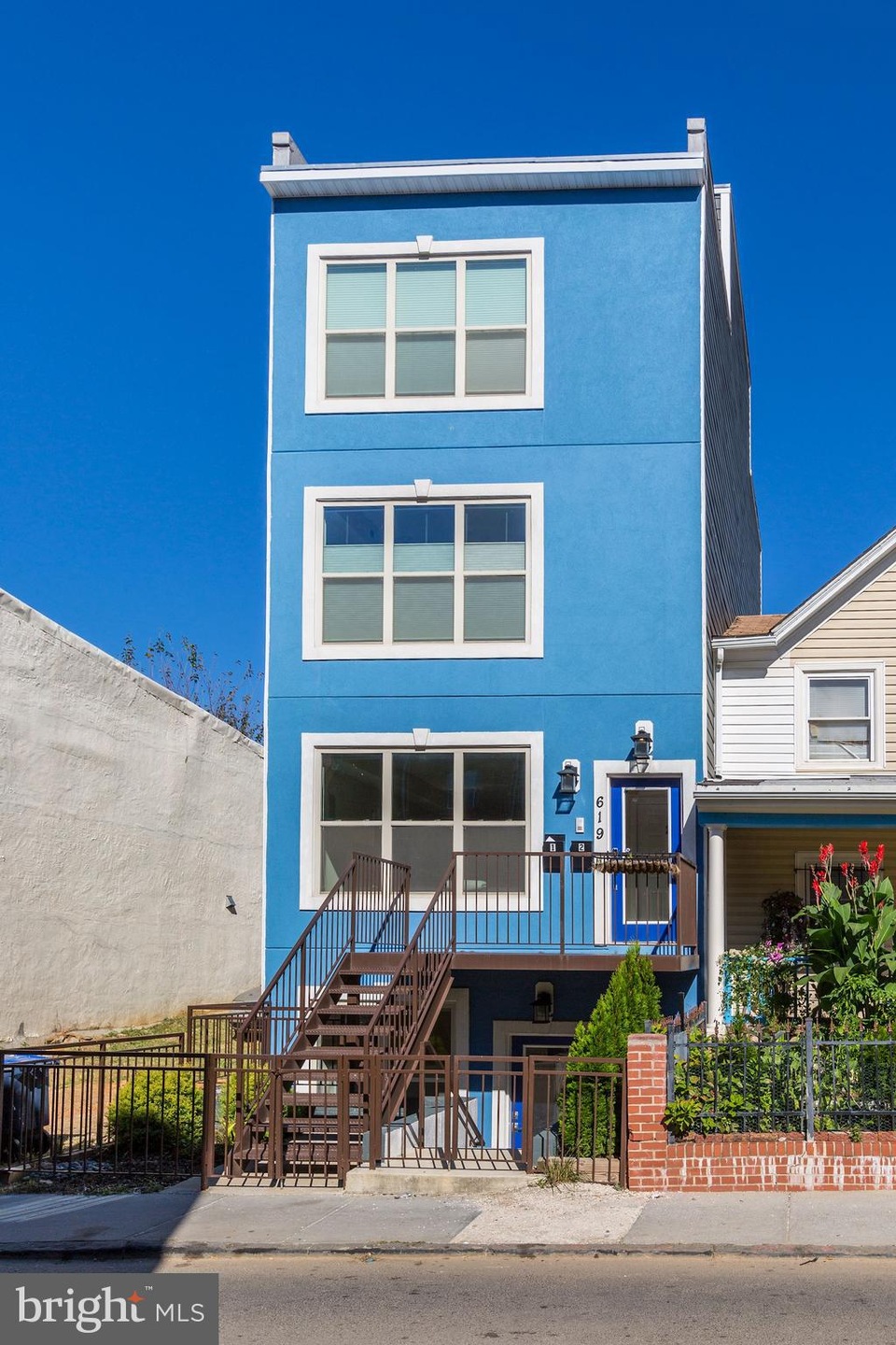 619 Newton Place NW unit 101, Washington, DC 20010 - photo 1