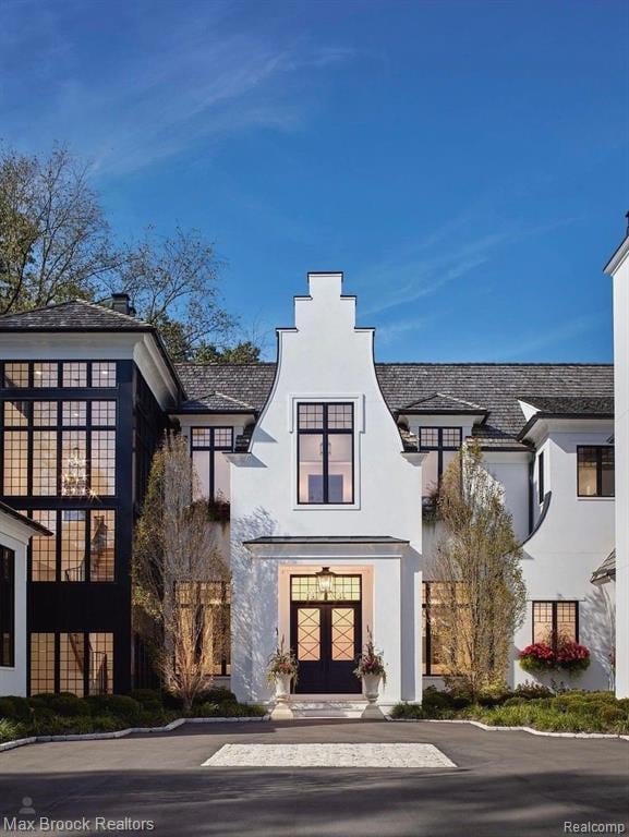 311 Cranbrook Ct, Bloomfield Hills, MI 48304 - photo 1