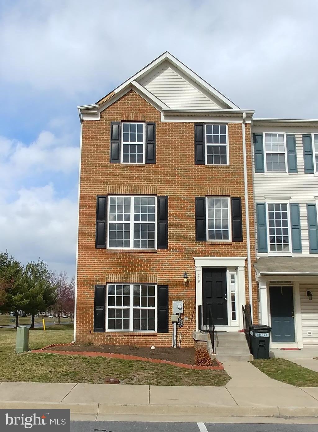 215 Hamilton Ct, Stephens City, VA 22655 - photo 1