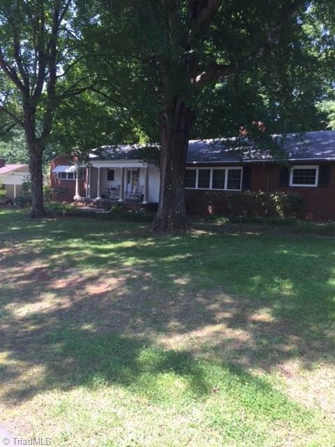 1422 Arrow Wood Rd, Asheboro, NC 27205 - photo 1