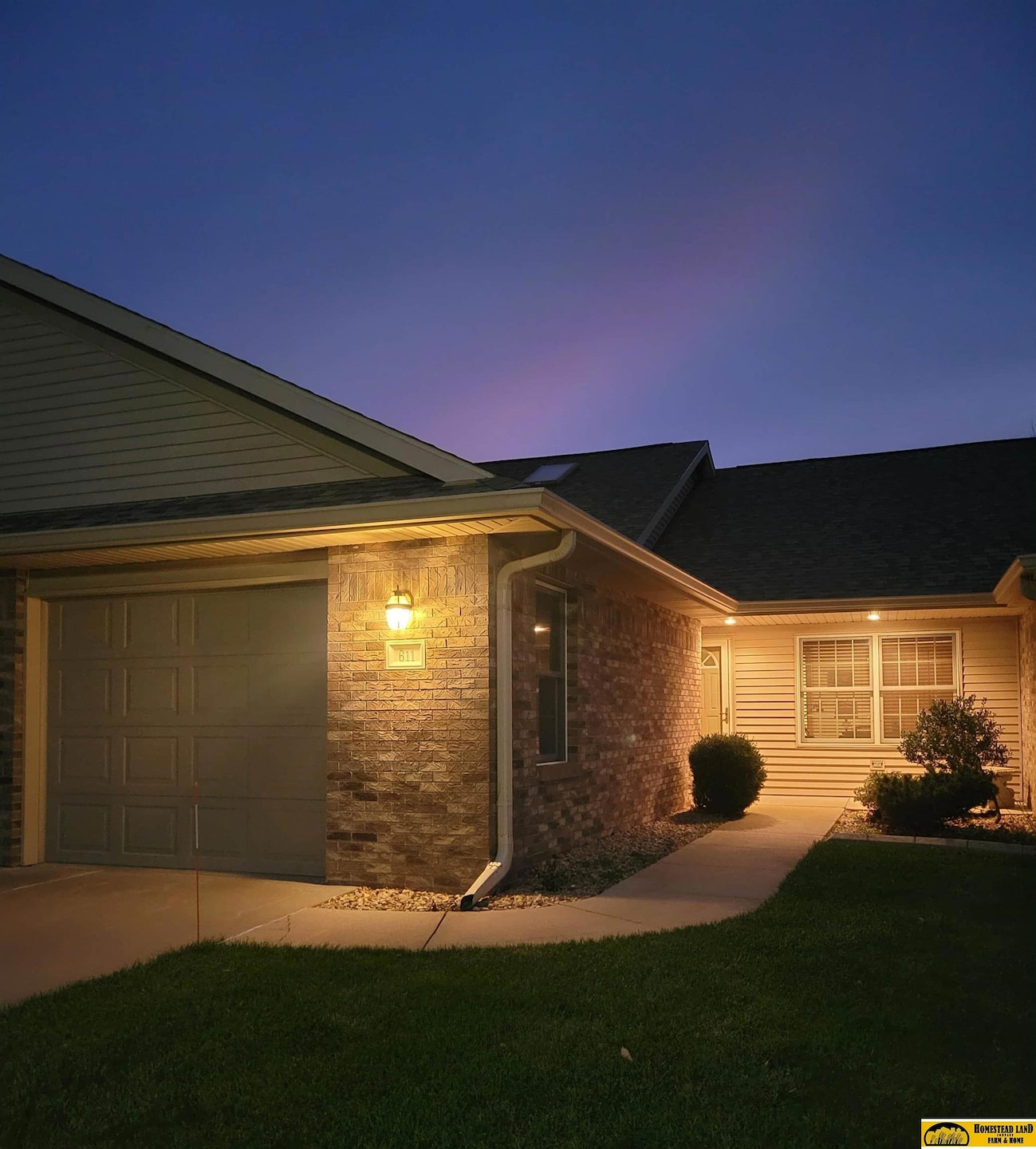 611 Spring View Cir, Beatrice, NE 68310 - photo 1